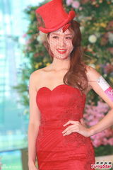 组图：张梓琳被催造人 吴千语欲旅行结婚