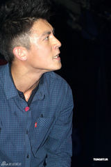 组图：陈冠希现身京城任表演嘉宾 艳照门曾一度迷失