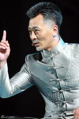 组图：吴樾白发造型亮相国际武术节开幕式盛典