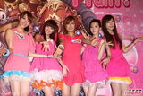 组图：台湾少女团体Popu Lady粉红现身代言游戏