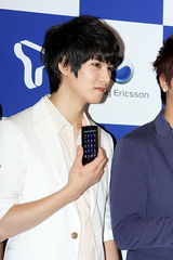 高清图：cnblue出席索尼爱立信新品上市活动