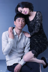 高清图：《钢的琴》曝海璐王千源亲密写真