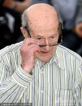 《安吉里卡奇遇》记者会 导演曼努埃尔携妻上阵