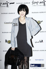 组图：孙浩英李钟硕等众韩星出席首尔时装秀