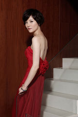 组图：刘孜《芭莎》展优雅 生活艺术家的白日梦