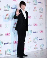 组图：韩星郑俊浩的婚礼 张东健等众韩星出席力捧