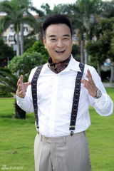 组图：《百万新娘2》众男星演绎正装诱惑