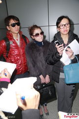 组图：女歌手遭好友诈骗制作费报案求助