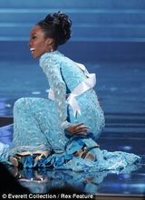 组图：环球小姐众佳丽泳装礼服美艳 中国小姐微笑迷人