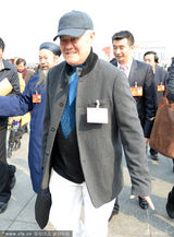 组图：政协文艺界别小组讨论 宋丹丹宋祖英抢镜