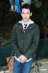 组图：AngelaBaby否认作婚检 新片搭档柯震东