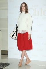 组图：吴佩慈下月巴黎庆生 找男友身高有要求