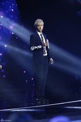 组图：湖北春晚高晓松领衔致青春 EXO热舞助阵