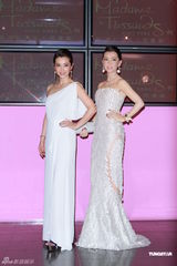 组图：李冰冰蜡像进驻香港馆 身着奥斯卡美人鱼装