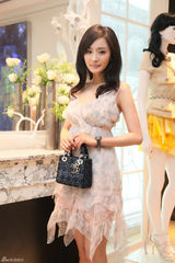 高清组图：王珞丹杨幂赵薇邬君梅上海“比美”