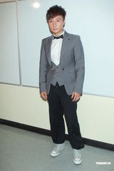 组图：方力申录节目 望刘翔不理流言