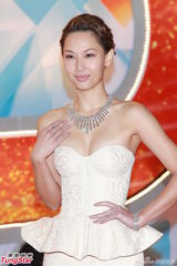 组图：徐子珊纤腰丰乳秀身材 林峰潮人装扮气场足