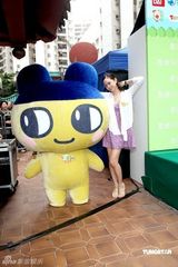 幻灯图：Jessica C热爱小动物 清凉吊带裙美胸再现