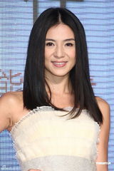 组图：杨采妮不老有秘诀 享受一个人生活