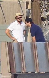 组图：莱昂纳多家中办派对 与友人共度阳光周末