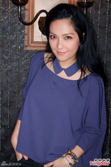 组图：卫兰KTV与粉丝共乐 望推出英文专辑