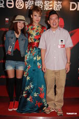 组图：容祖儿避谈刘浩龙 笑杜汶泽新片低俗