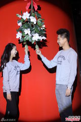 组图：郭涛父子首亮相活动 李亚鹏形单影只