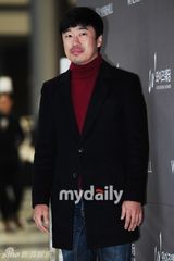 组图：金宇彬孙贤周等参加崔元英沈伊英婚礼