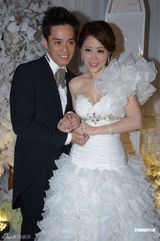 组图：姚乐怡下嫁圈外男友 众明星到场庆贺