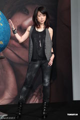 组图：林忆莲否认男友求婚 新专辑挑战另类电音