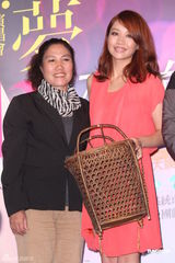 高清图：A-Lin7月唱响“仲夏梦” 父母惊喜现身打气