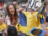 组图：乌克兰美女裸身抵制欧洲杯