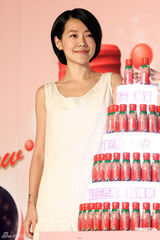 高清组图：小S性感代言 为大S澄清婆媳问题