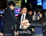 组图：《雅典娜》将开播 主演郑雨盛(郑宇成)秀爱等宣传