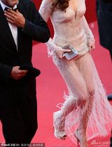 组图：西班牙欲望女神帕兹维嘉透视诱惑