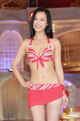 组图：准港姐泳装总彩排 曾明俐试戴后冠