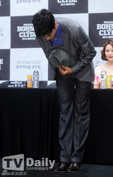 组图：SHINeeKey等宣传音乐剧《Bonnie&Clyde》