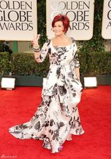 高清组图：莎浓-奥斯本印花礼服宛若中世纪贵族