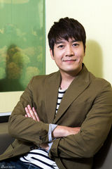 高清组图：新浪娱乐独家对话韩星赵显宰