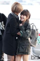 组图：韩团T-ara与SPEED共赴柬埔寨办演唱会