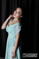 组图：阚清子优雅女神封面 再掀复古淑女风