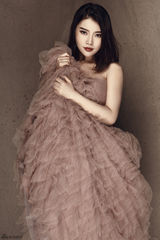 组图：徐冬冬曝典雅写真展欧美名媛风