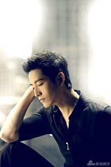 组图：张峻宁时尚大片邀约不断 走贵族气质路线