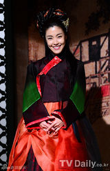 组图：韩星池珍熙宋昌义等出席《大风水》现场公开