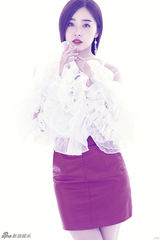 组图：阚清子薄纱显娇俏 单手掐腰秀玲珑曲线