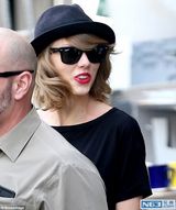 组图：斯威夫特穿激萌小猫鞋 头戴礼帽个性十足