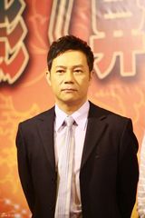 高清组图：《异度公寓》开机 萧蔷收999朵玫瑰