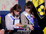 组图：T-ara孝敏池妍参加韩国纳税人之日活动