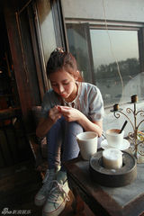 组图：马诺小清新写真曝光 将发行个人EP