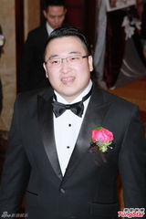 组图：曾志伟小儿子大婚众星捧场 现场豪送钻石